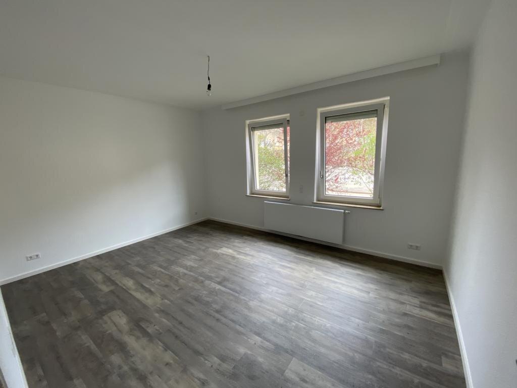Helles Zimmer zur Straße